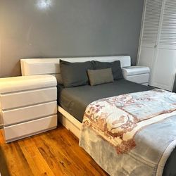 Gently Used Full Size Bed, Storage Drawers, & Vanity For Sale