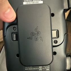 Razer Kishi V2 Mobile Gaming Controller (Lightning) – reLike New