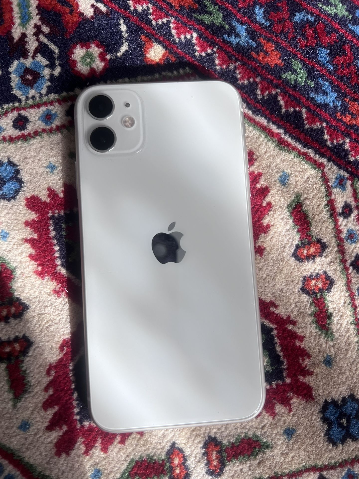 iPhone 11 White
