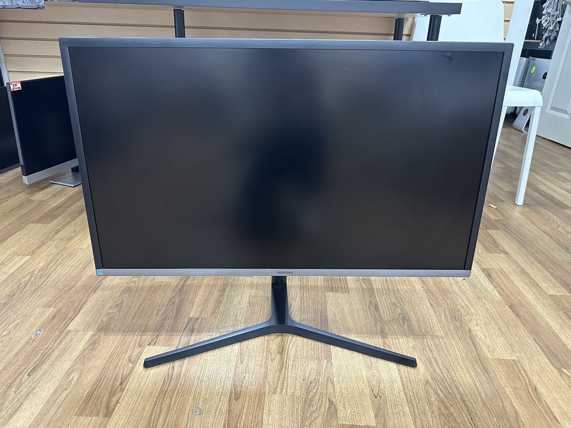 Samsung UH850 32 inch 4K QHD monitor Model U32H850UMN