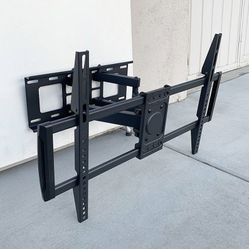 (New in Box) $35 Large Swivel 37-75” TV Wall Mount Bracket, VESA 600x400mm, Max Weight 110 LBS 