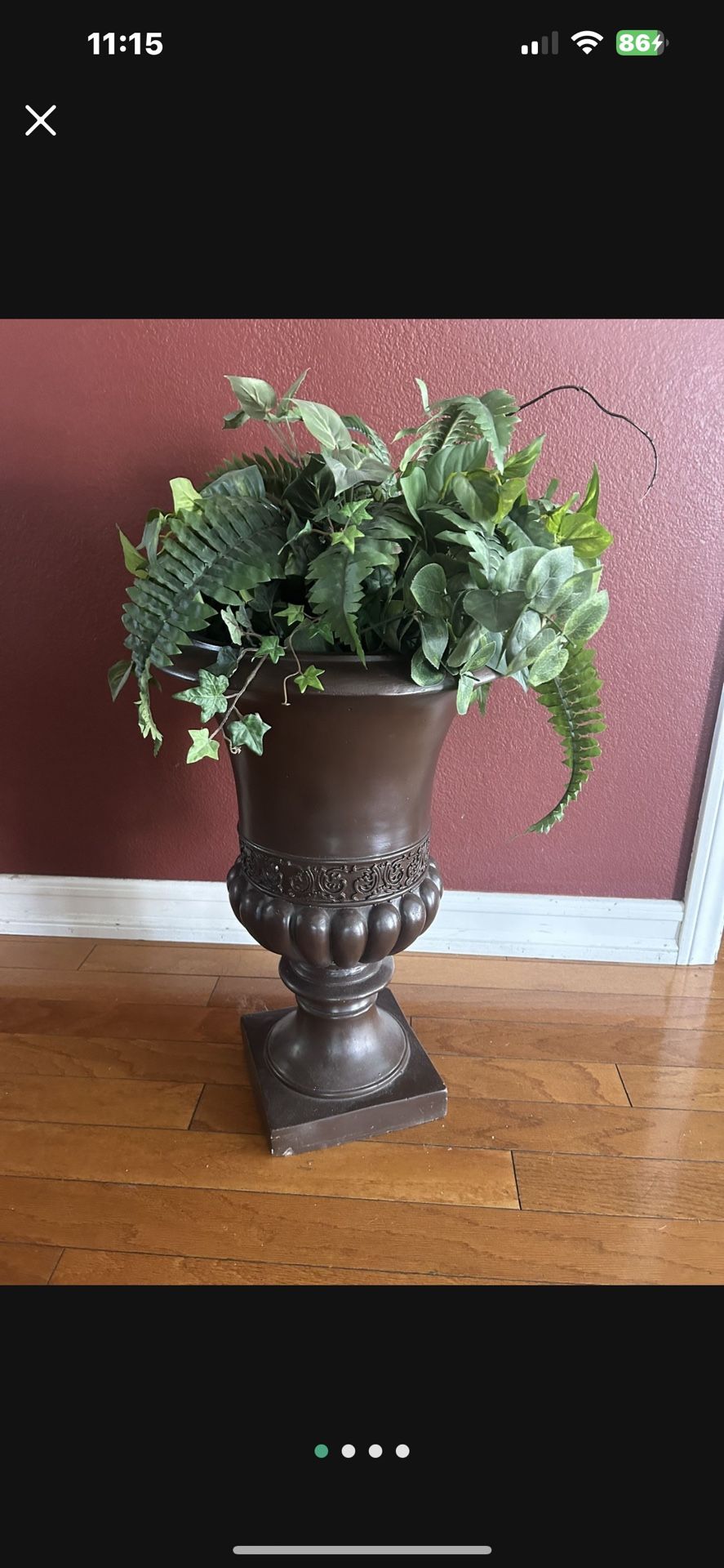 Topiary Stand With Green Flowers. Base 24” Tall 🔥 Reduced 🔥 Pick up yorba Linda