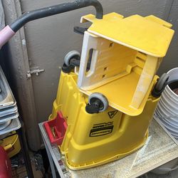Mop bucket