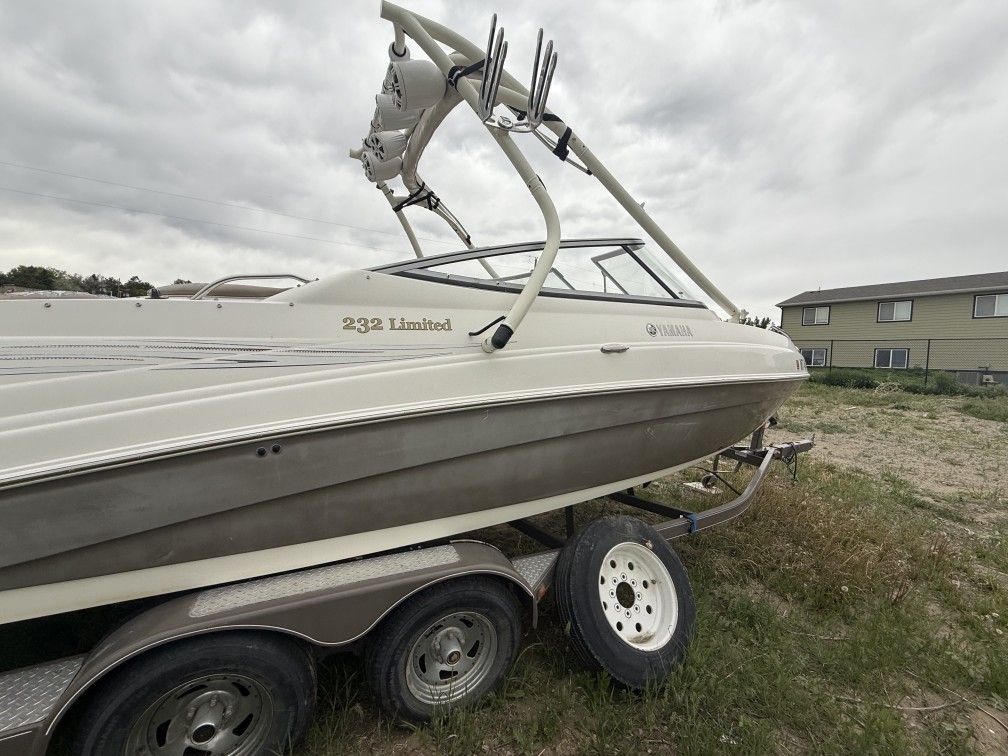 Yamaha 232 Limited Jet Boat