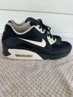 Men’s Nike shoes