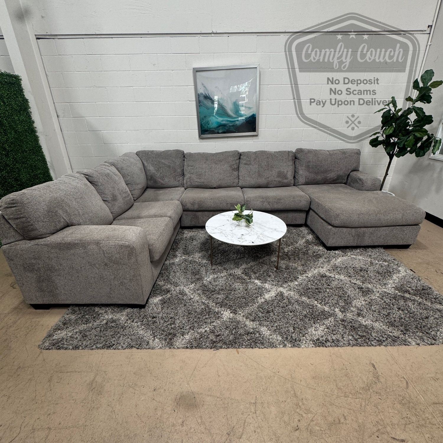 🛋️ Large Ushaped Sectional Sofa w/ chaise(Delivery Available!! )