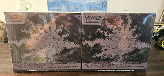 Pokémon Center Pitch Black ETBs
