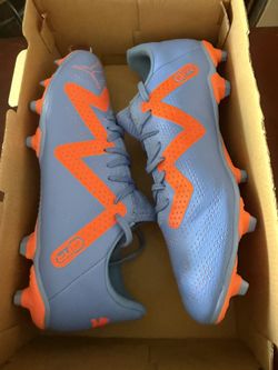 New Mens 9.5 Puma Future Play fg soccer cleats zapatos futbol shoes $35 cash, pick up in Reseda only (Tampa and Vanowen)