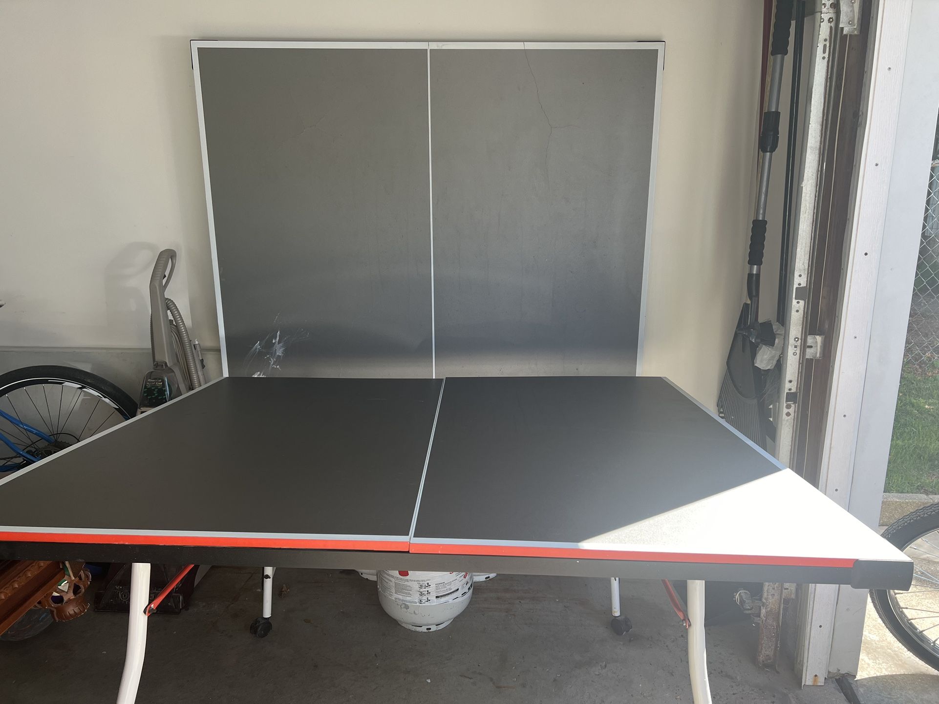 Ping pong table