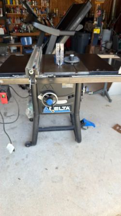 Table Saw (Delta)