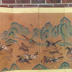 Oriental folding screen does have some damage but very unique interesting graphics