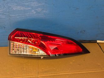 Corolla 2019 2020 2021 2022 2023 2024 2025 taillight