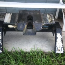 Reese 16 K fifth wheel hitch and hardware