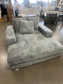 Sealy Calin Upholstered Foam Lounger