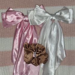 2 Silky Bows 1 Silk Scrunchie