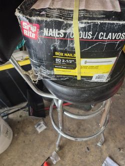 50 Lbs Box Grip Rite Box Nails Smooth Shank 8D 2-1/2