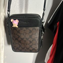 coo coach side body bag need gone asap