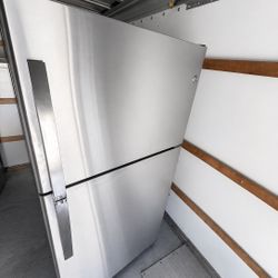 New GE Refrigerator Never Used
