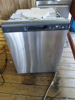 Stainless steel front GE dishwasher works great