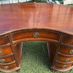 Mahogany Kidney Shaped Desk