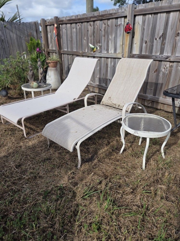 2 Pool/Lounge Chairs And 2 Side Tables