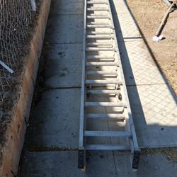 24ft Aluminun Extension Ladder
