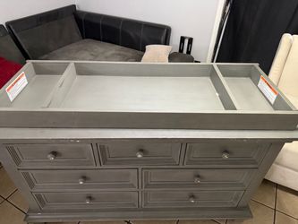 Oxford dresser a changing table need gone asa
