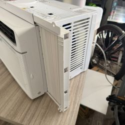 In Window Air Conditioning Unit