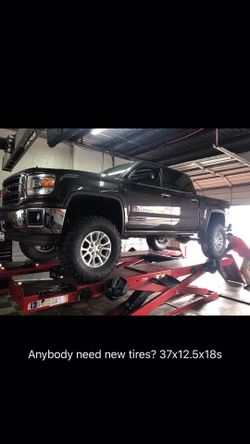 37x12.5x18LT Couragia MT tires with GMC Sierra oem wheels