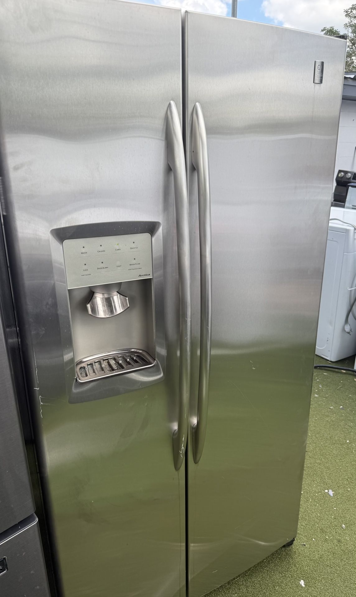 Ge And Frigidaire Fridge Stainlees Steel/ Working Perfect/ 2 Month Warranty