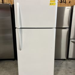 Frigidaire White Top And Bottom Refrigerator 