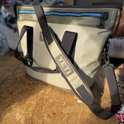 YETI Hopper Two 20L Soft Cooler