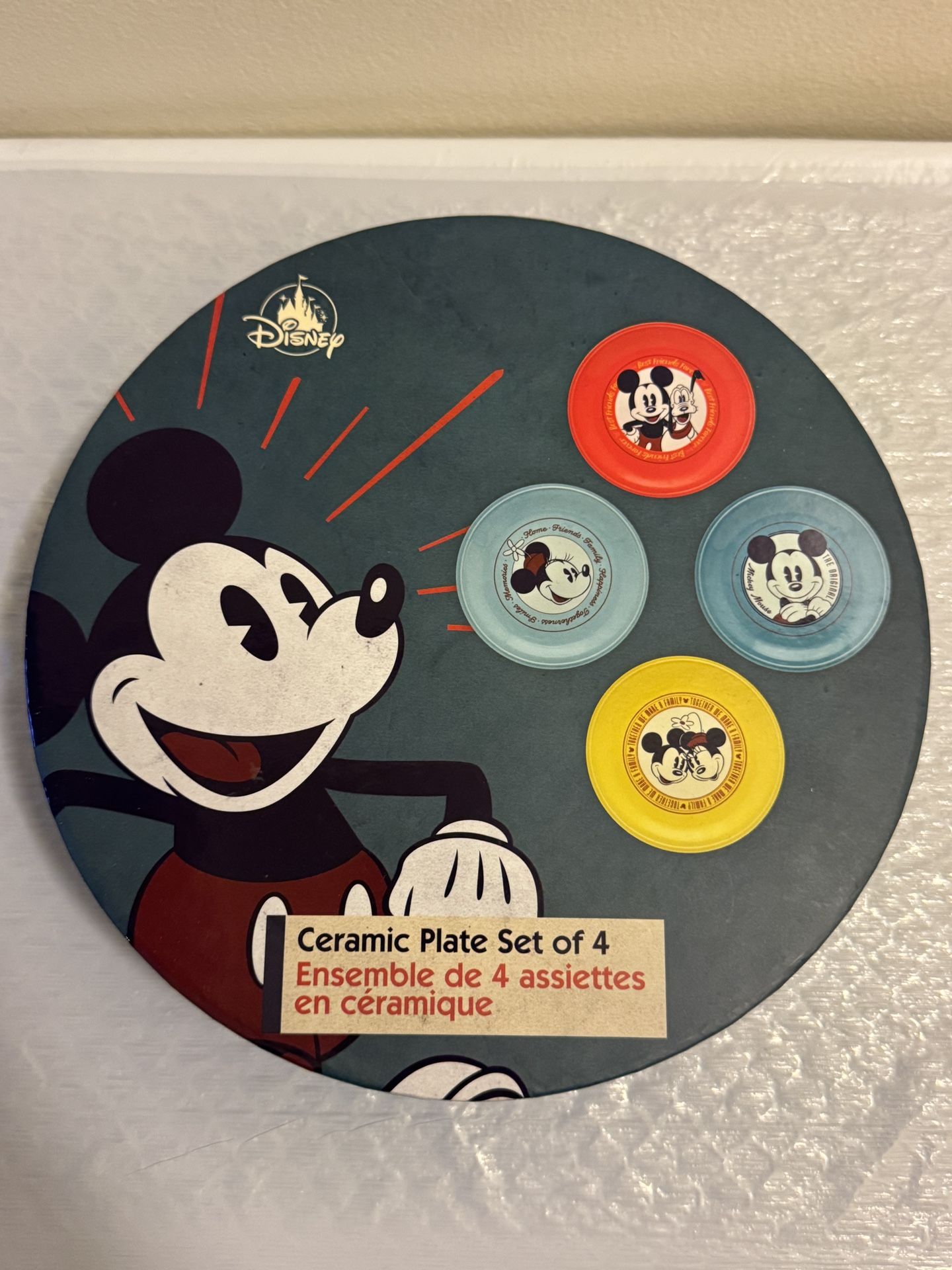 Disney 8" Ceramic Plates Set of 4 Mickey and Friends Minnie Pluto