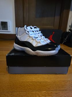 Air Jordan 11 Concord Sz 9