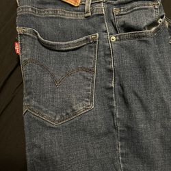 $5 Levi’s Women High Rise Skinny 25