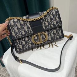 DIOR 30 Montaigne Montaigne Series Old Flower Full Print Embroidery Oblique Printed Metal Chain Fabric Box Bag Cross-body Shoulder Bag Medium (p776)