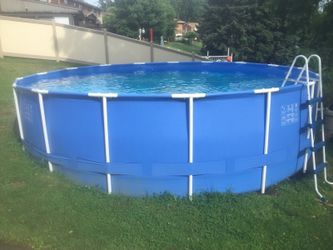 17 ft circle by 4ft summers eve pool 
