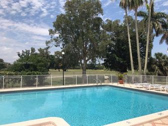 🏡 RENTA DE APARTAMENTO EN MIAMI LAKES 🌴 📅 Disponible en octubre ✨ 2 habitaciones / 2 baños 🏊 Piscina | 🏋️ Gimnasio 🛡️ Seguridad 24 horas 💧 Ag