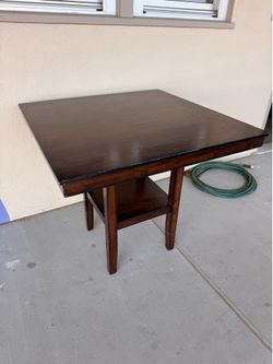 Dinning table with 4 high chairs