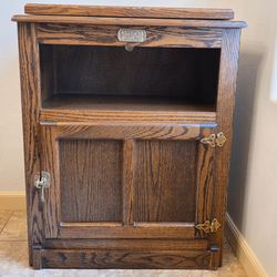 White Clad Dark Oak End Table