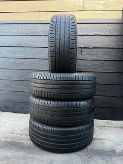 235/55/19 Michelin