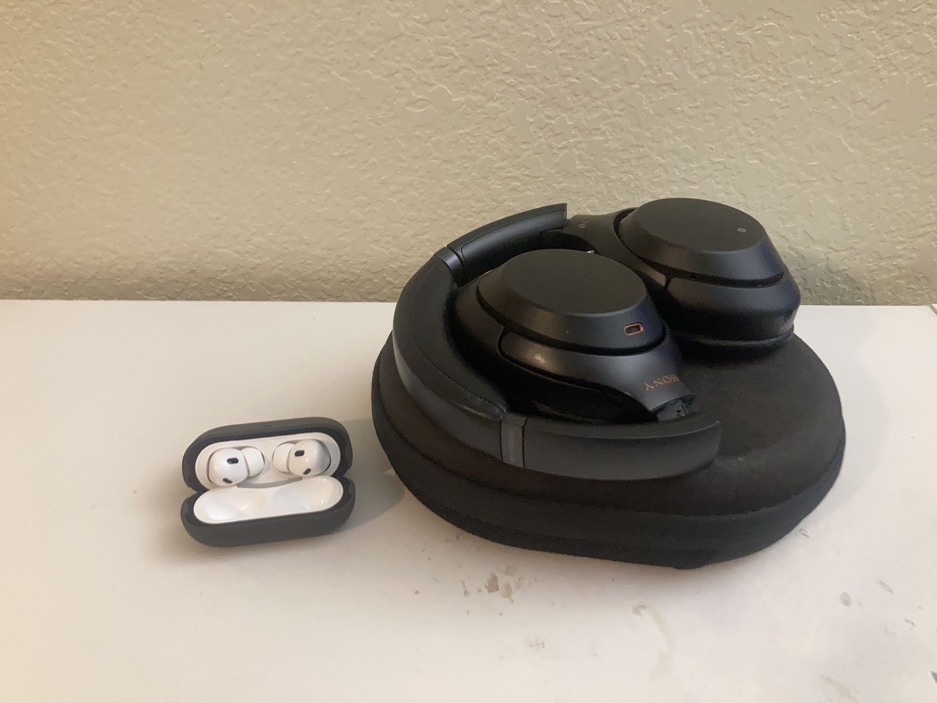 AirPods Pro 2 - Sony Wh-1000xm3🎧