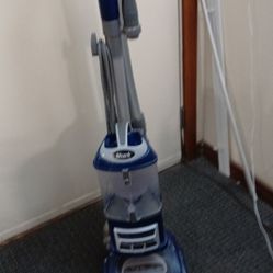 Shark Liftaway DeLuxe Navigator 
