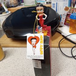 Betty Boop With Pudgie.  New. 2 Inches Tall