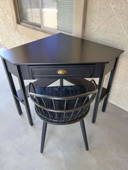 CORNER DESK/TABLE AND CHAIR