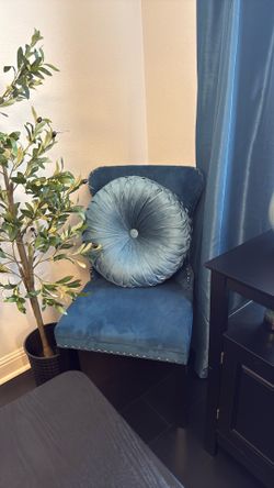 Chairs (in pair or individual)
