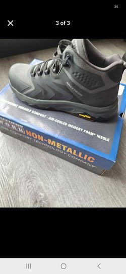 Sketchers nuevos size 11