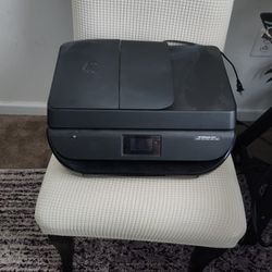 Never Used Hp Printer, Only Needs Ink Cartridges 