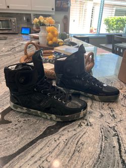 Collectible KANGAROOS ROOS SHANE & SHAWN GLENN MID HIGH TOP MENS SZ 13 SNEAKERS BLACK SILVER