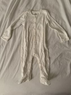 $5 Baby GAP white baby footie pajama with snap closures (6-12mos)